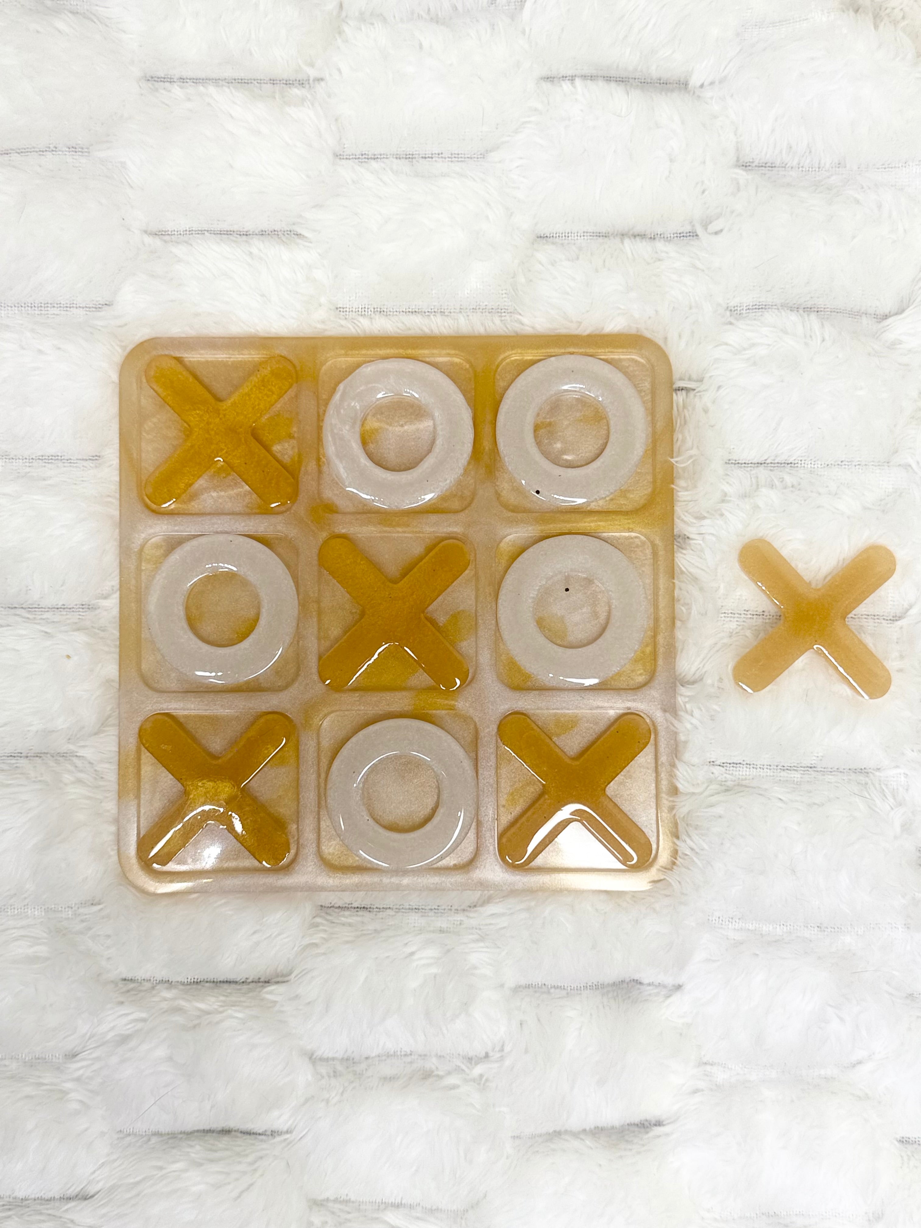Gold & White Tic Tac Toe Game